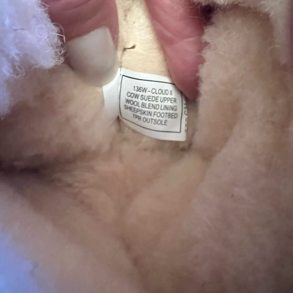 Bearpaw woman’s SZ 9, tan, suede leather, snow boot. - Picture 7 of 11